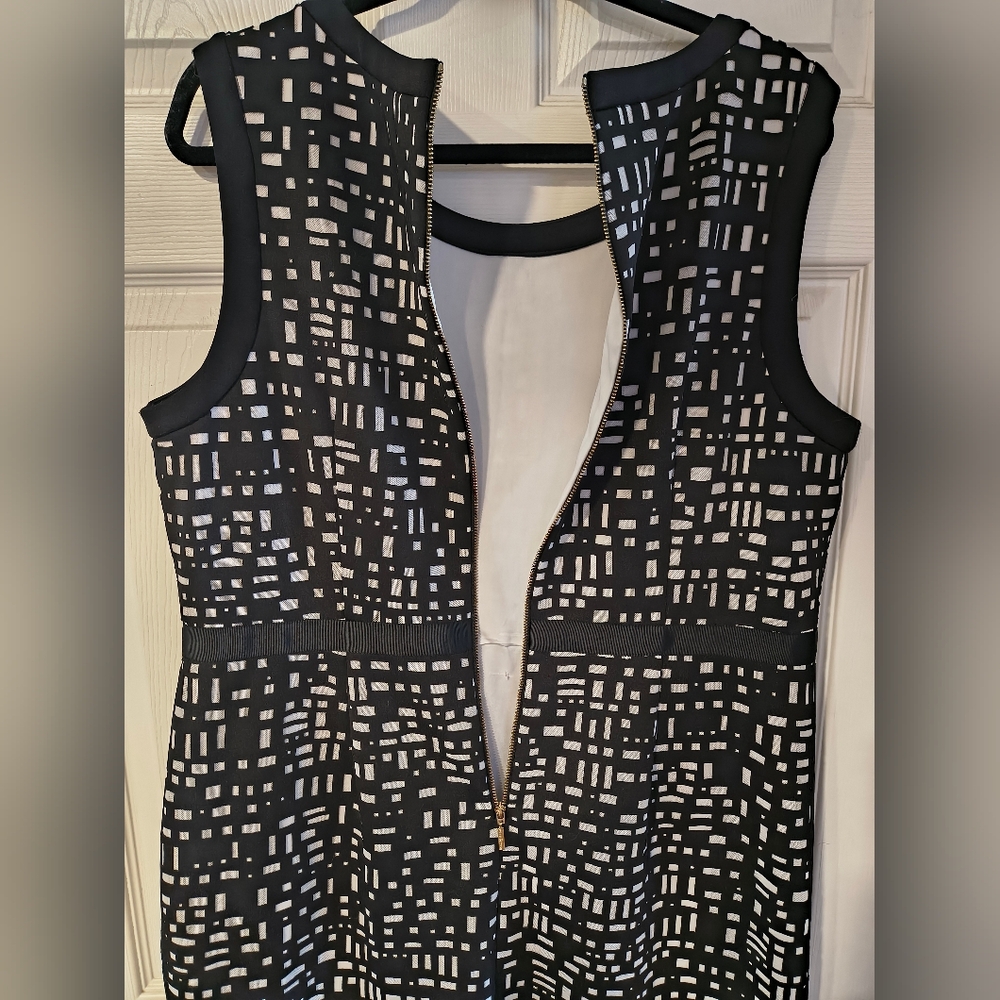 Karl Lagerfeld Black & White Geometric Sz 16 Dress - Picture 8 of 8